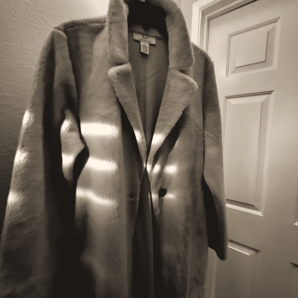 Magashoni Faux fur Coat - Picture 4 of 17
